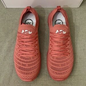 NIB - APL (Size 9) Men's TechLoom Wave – Cedar/White